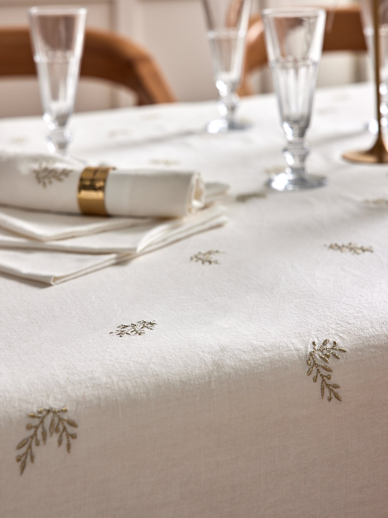 Nappe brodée en coton et viscose – blanc et doré, blanc – vue 4
