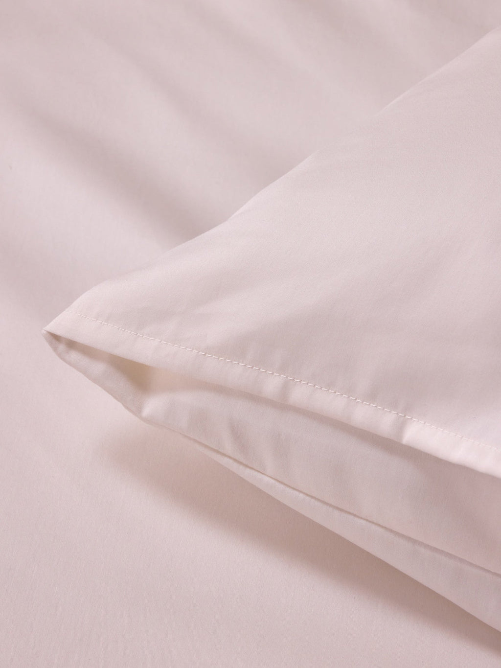 Taie d’oreiller en satin de coton à bordure – écru et marine, écru et bleu marine – vue 5