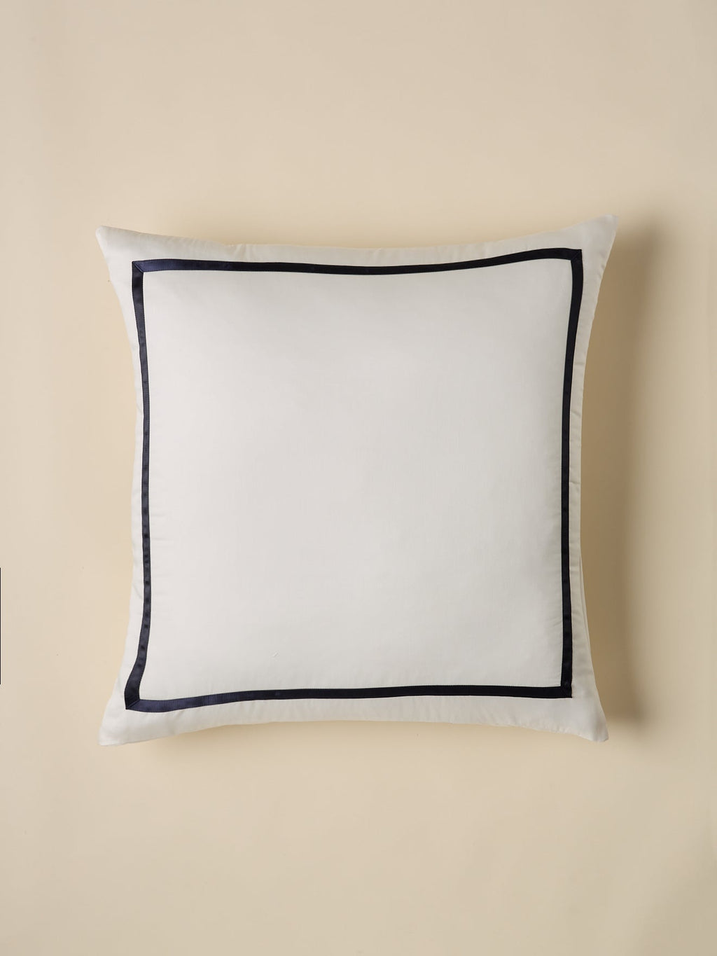Taie d’oreiller en satin de coton à bordure – écru et marine, écru et bleu marine – vue 3