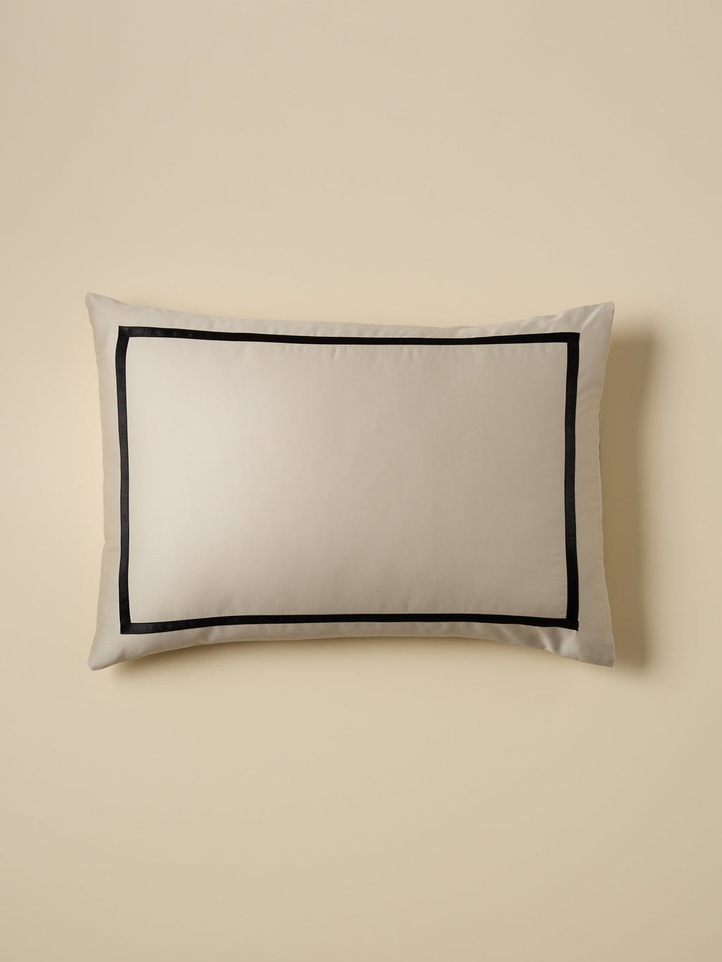 Taie d’oreiller en satin de coton à bordure – grège et noir, grège et noir – vue 8