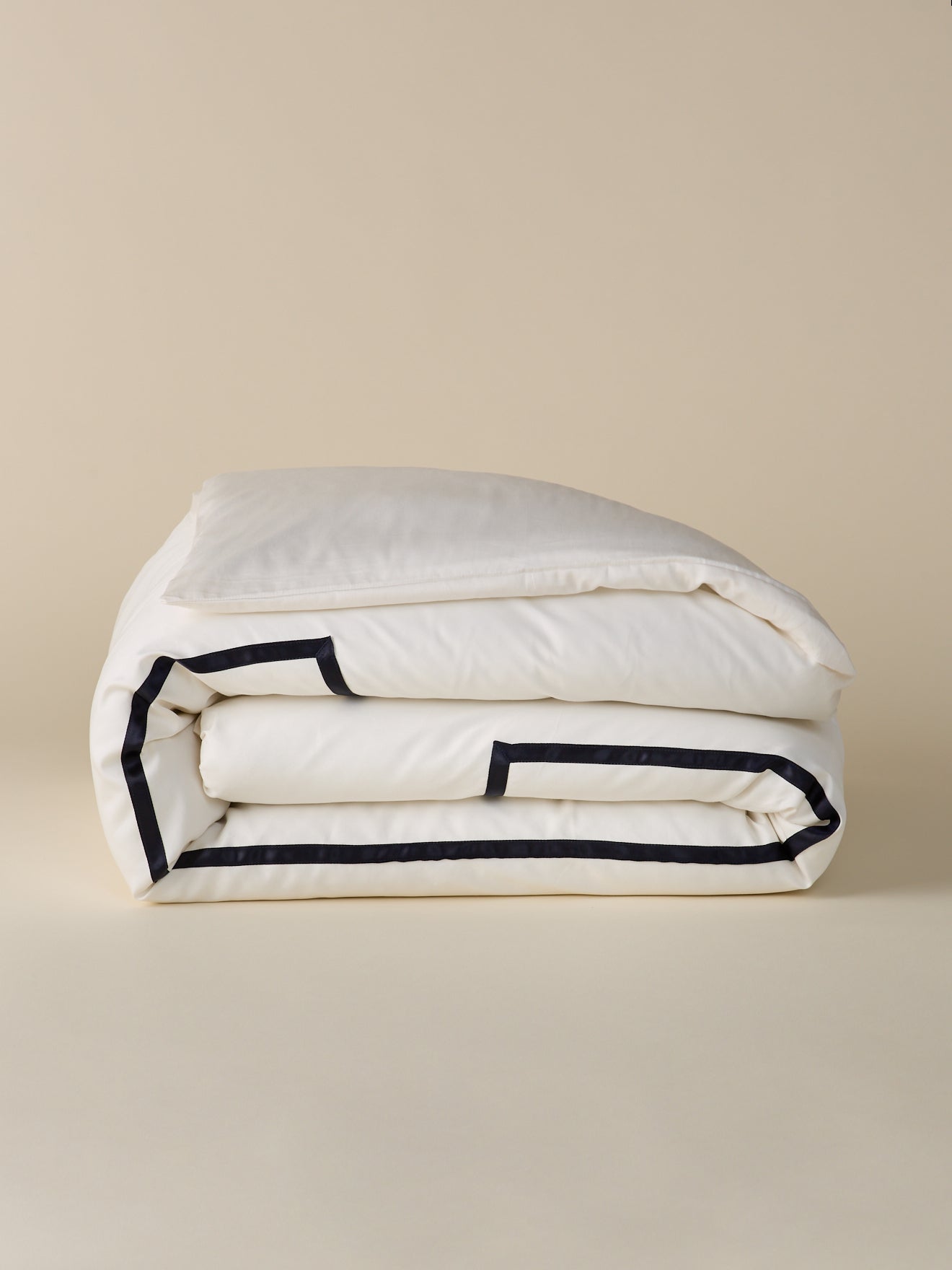 Housse de couette en satin de coton à bordure – écru et marine, écru et bleu marine – vue 2