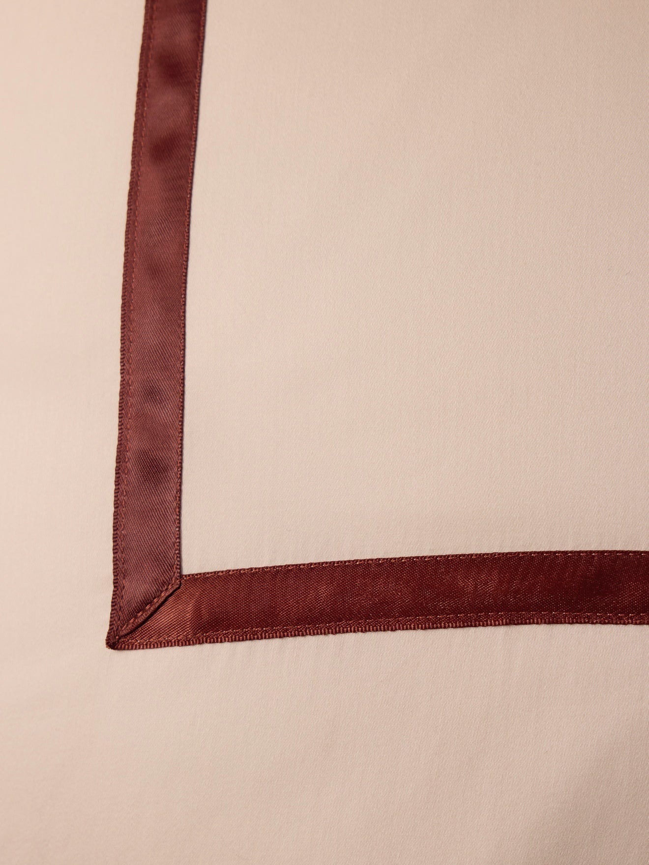 Housse de couette en satin de coton à bordure – écru et bordeaux, écru et bordeaux – vue 3