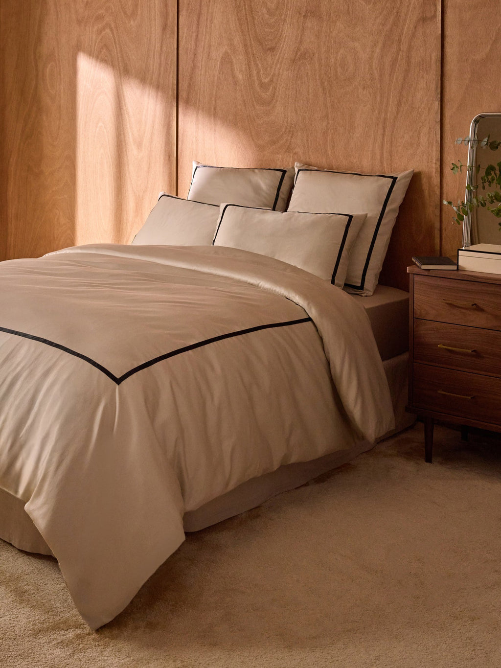Housse de couette en satin de coton à bordure – grège et noir, grège et noir – vue 1
