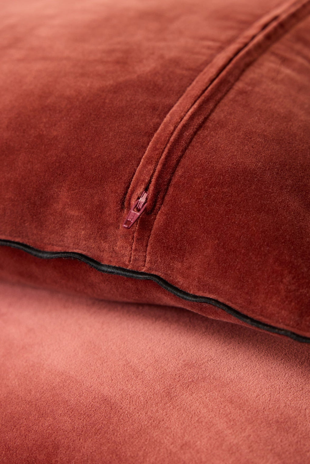 Housse de coussin en velours – châtaigne, châtaigne – vue 4
