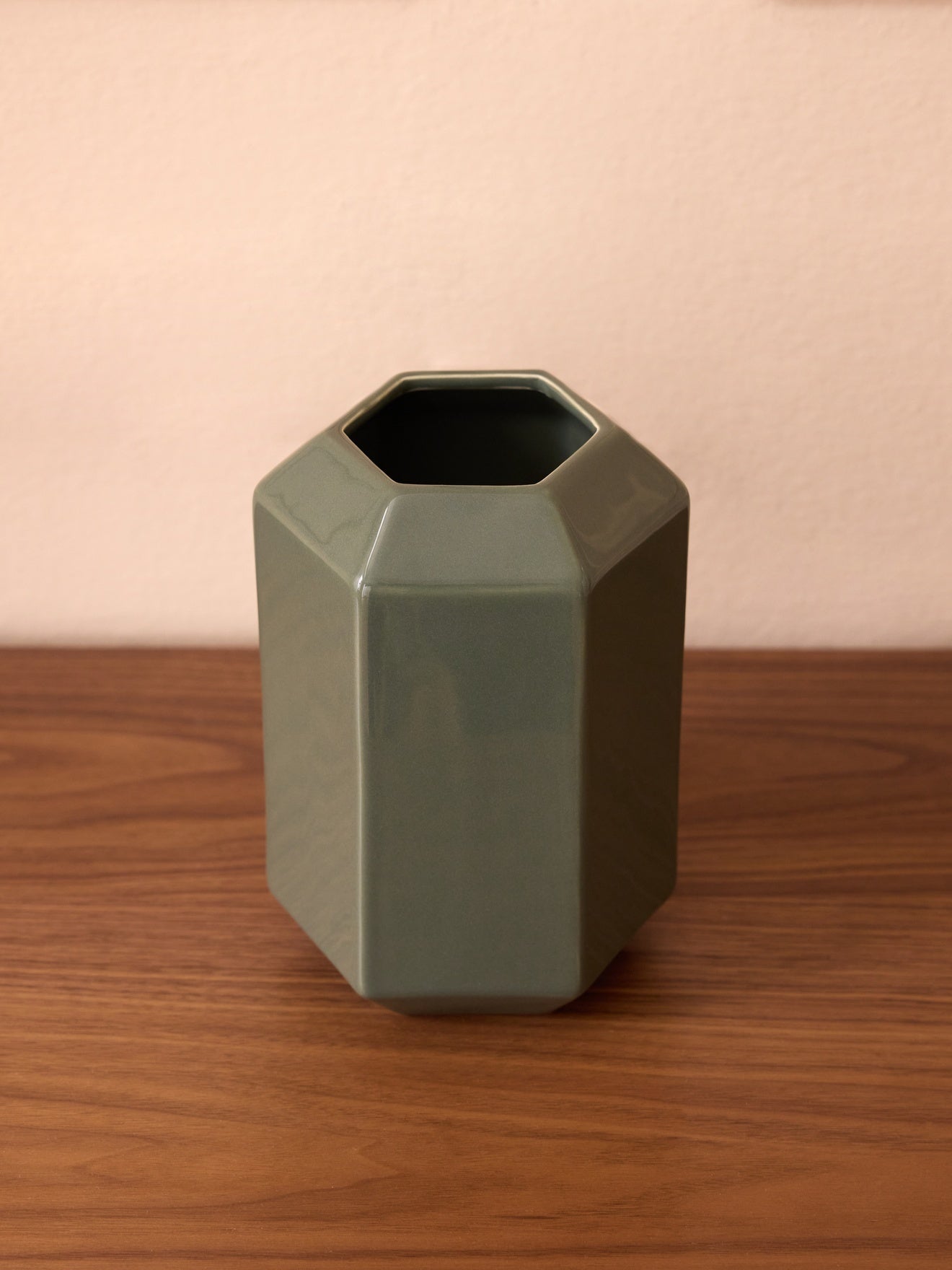 Vase géométrique en céramique – vert sauge, sauge – vue 2