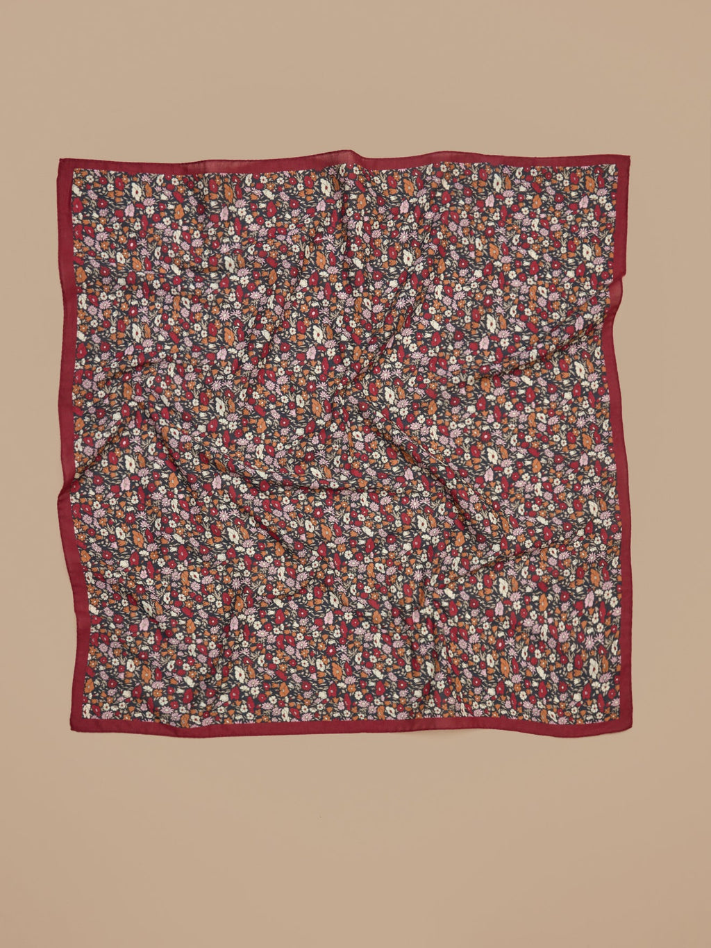 Bandana adulte à motif floral – 65 × 65 cm, motif floral sombre – vue 3