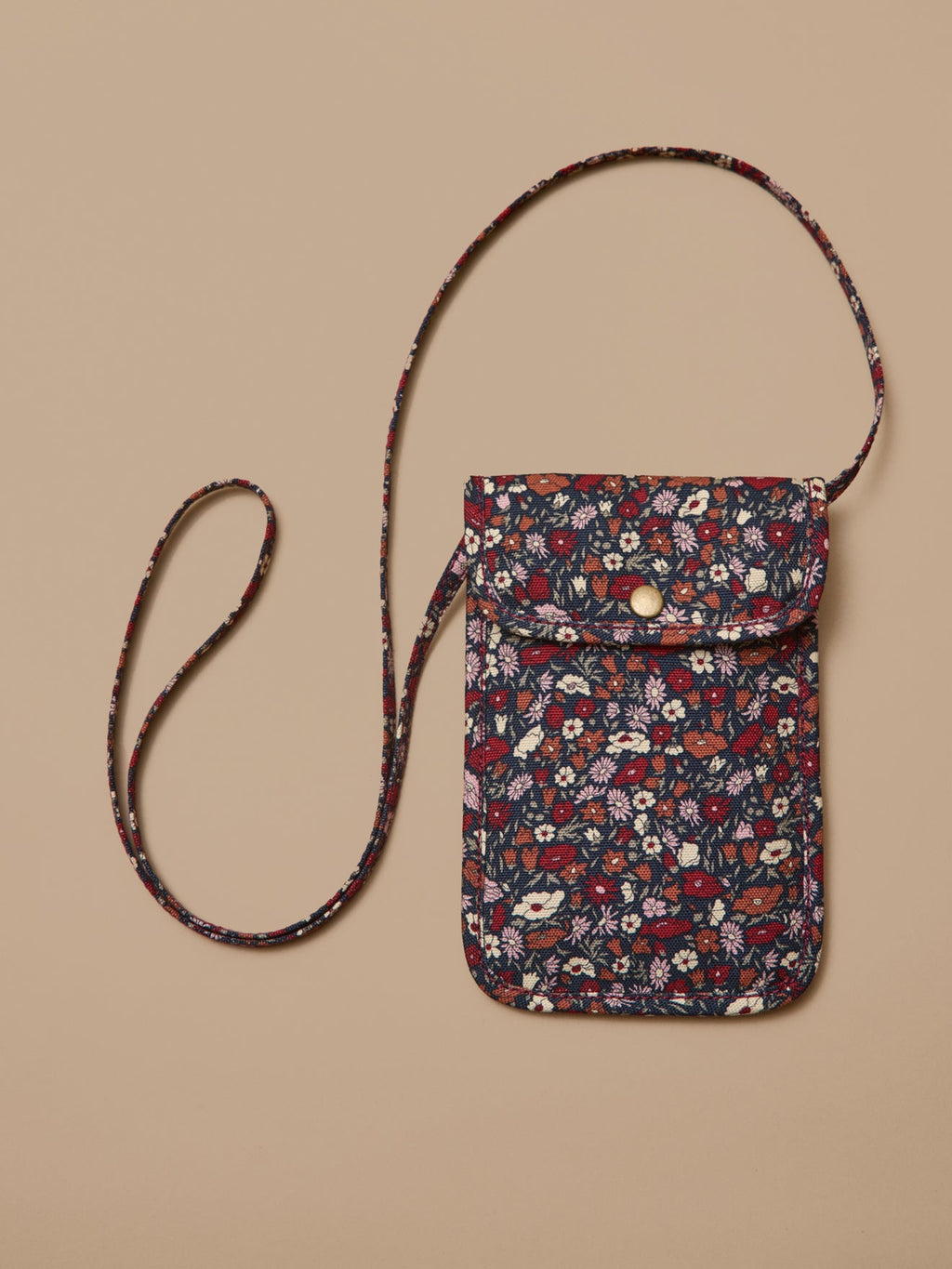 Pochette téléphone à motif floral avec bandoulière, motif floral sombre – vue 2